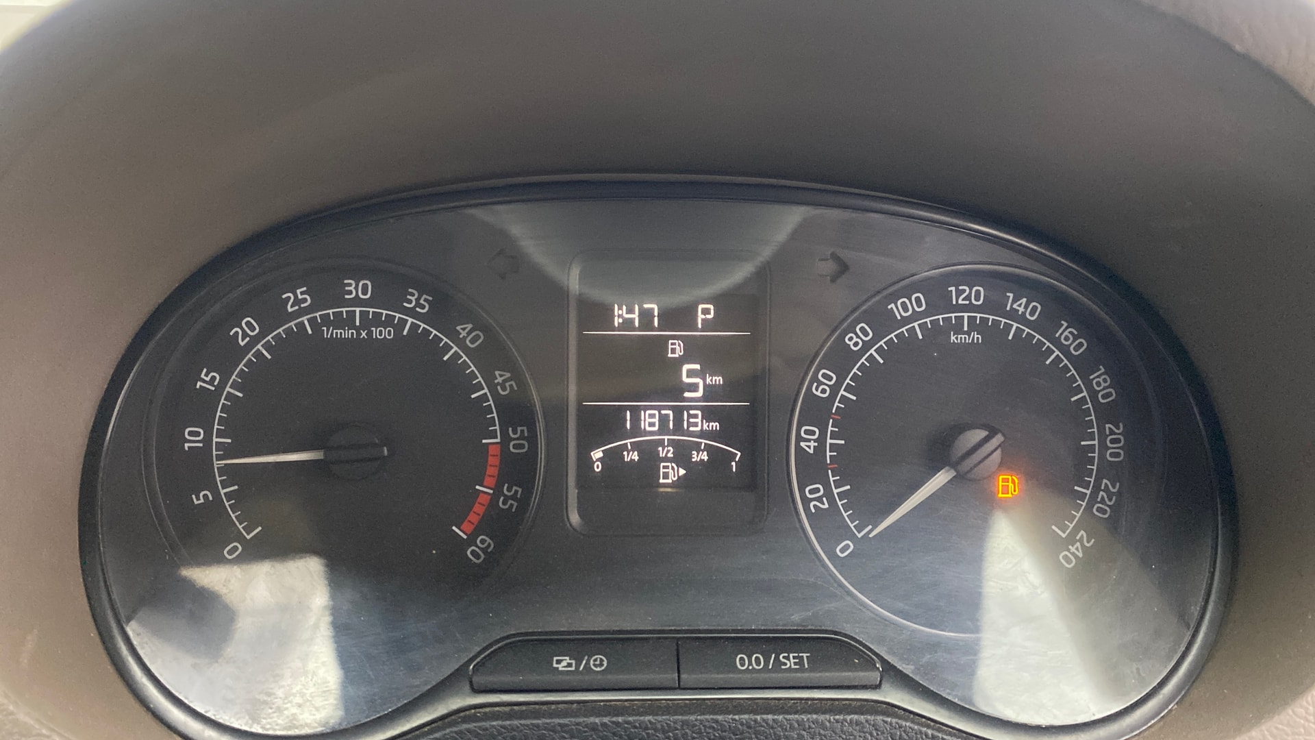 View 2015 Skoda Rapid 1.5 TDI CR Elegance AT Image 34 Used 2015 Skoda Rapid 1.5 TDI CR Elegance AT Image 34