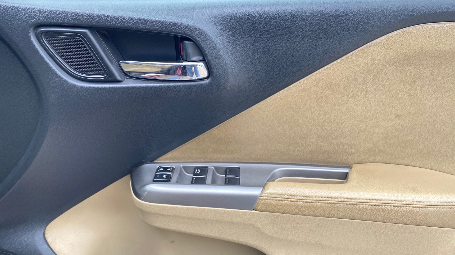 View 2015 Honda City ZX MT Diesel Anniversary Edition Image 41 Used 2015 Honda City ZX MT Diesel Anniversary Edition Image 41