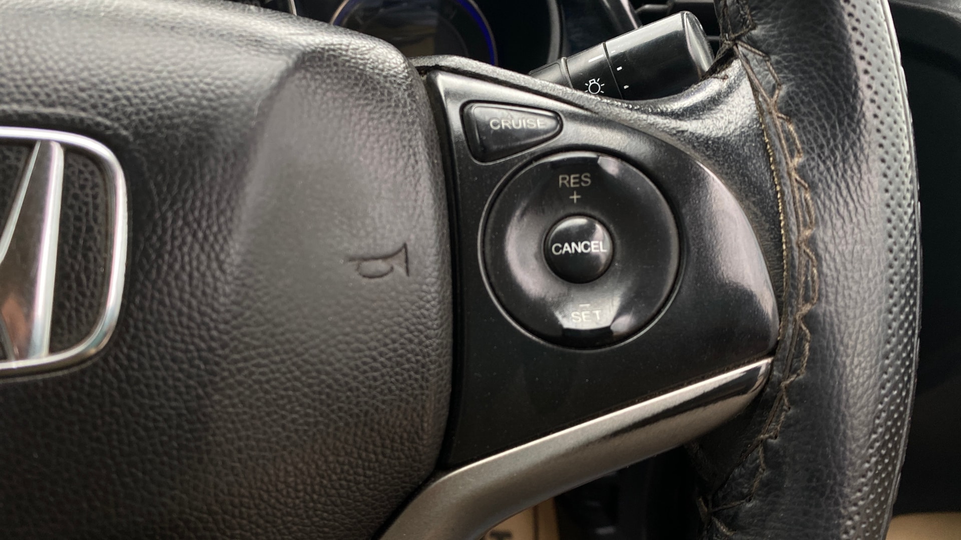 View 2015 Honda City ZX MT Diesel Anniversary Edition Image 3 Used 2015 Honda City ZX MT Diesel Anniversary Edition Image 3