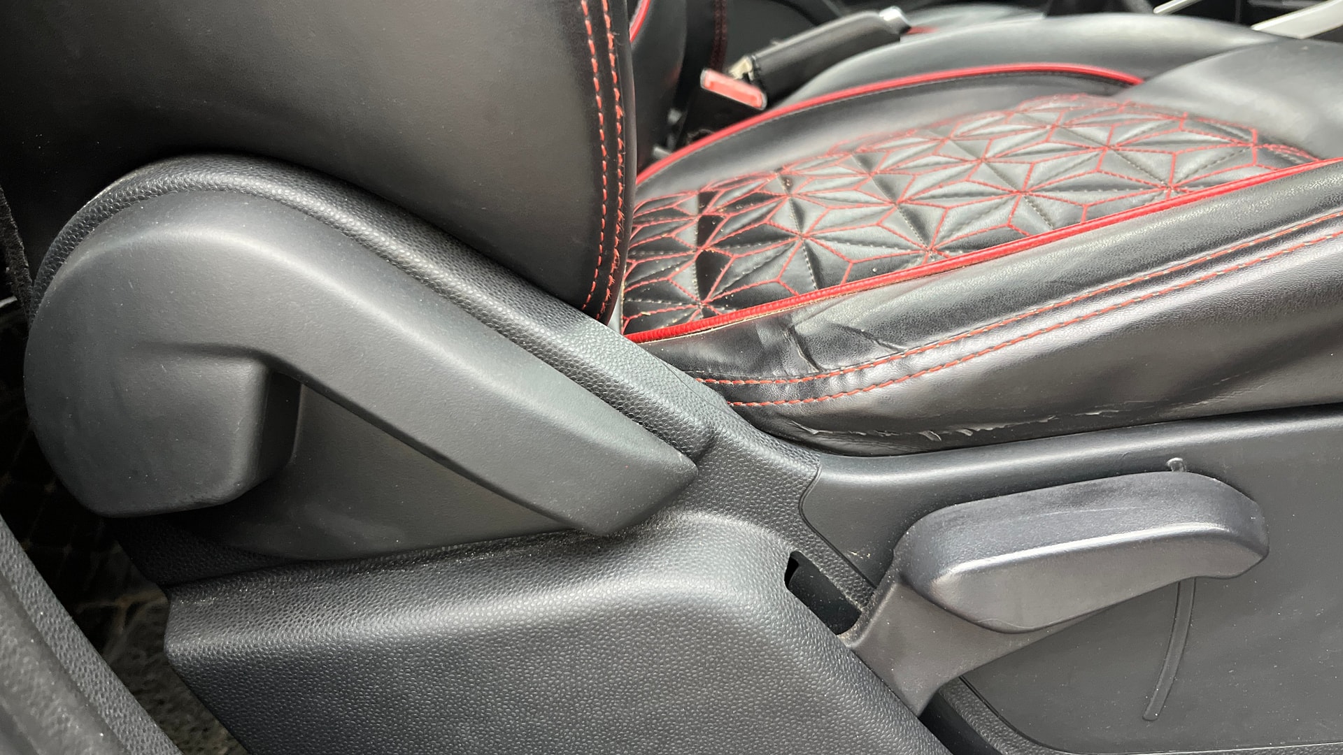 View 2018 Ford EcoSport 1.5 TDCi Diesel Ambiente BS IV Image 19 Used 2018 Ford EcoSport 1.5 TDCi Diesel Ambiente BS IV Image 19