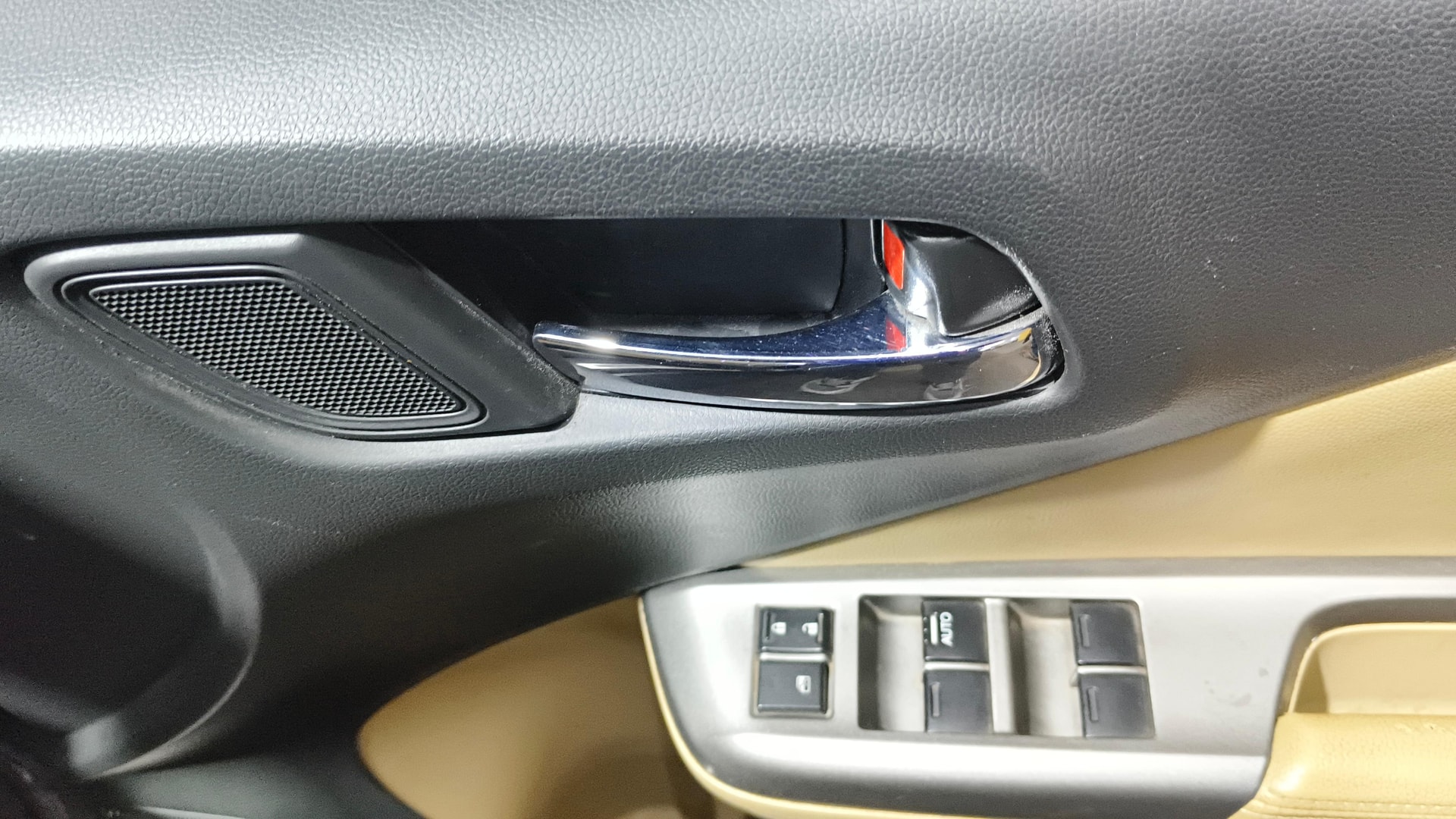 View 2015 Honda City ZX MT Diesel Anniversary Edition Image 35 Used 2015 Honda City ZX MT Diesel Anniversary Edition Image 35