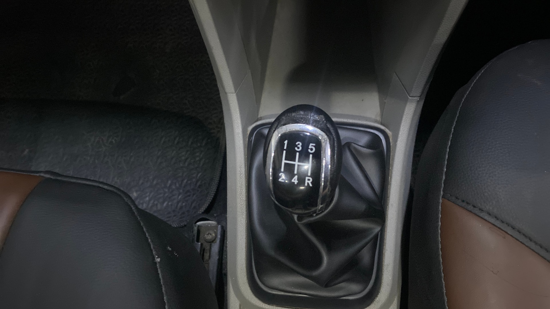 View 2018 Tata Tiago Revotorq XB Image 38 Used 2018 Tata Tiago Revotorq XB Image 38