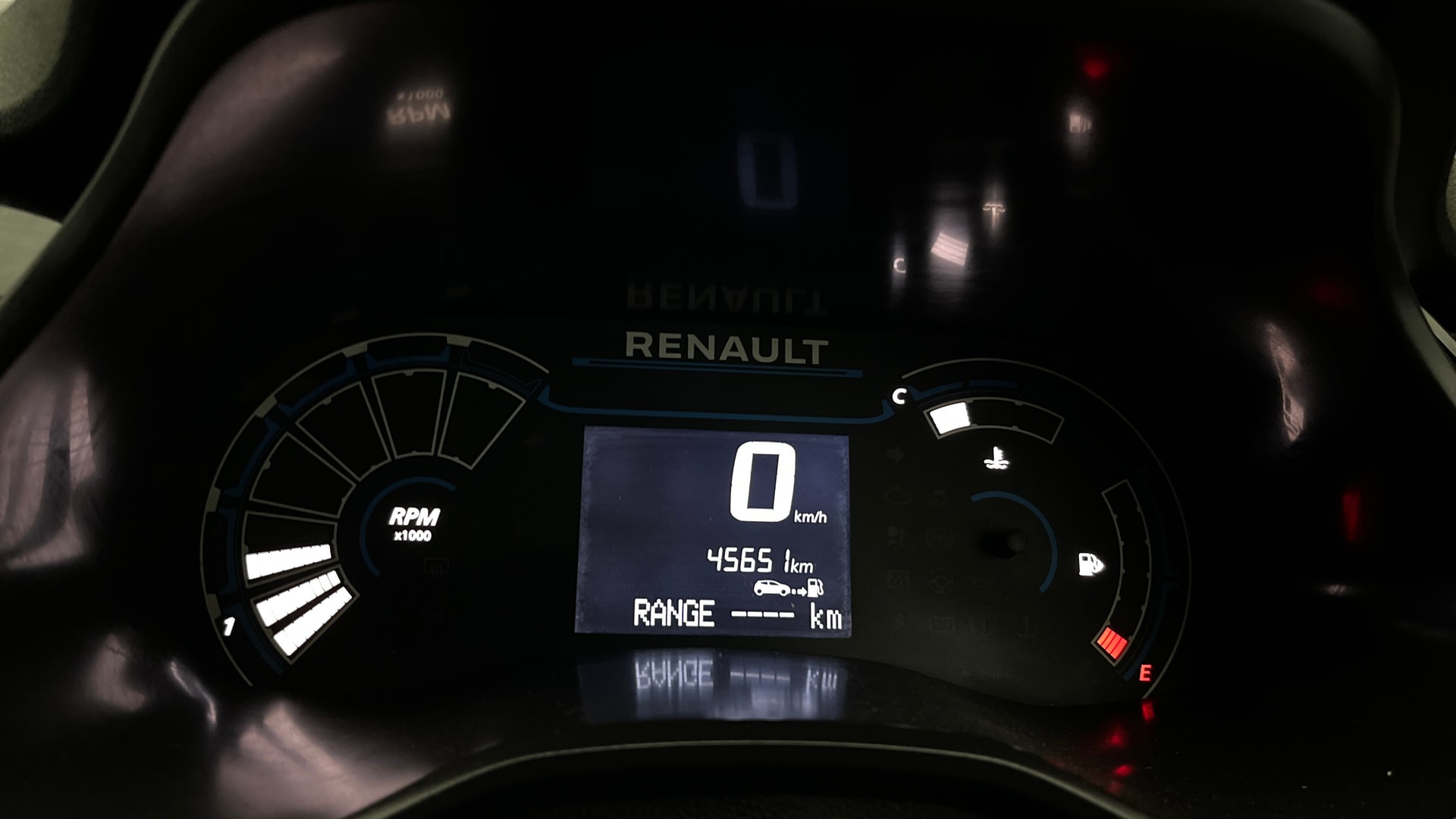 View 2022 Renault Triber RXT Image 35 Used 2022 Renault Triber RXT Image 35