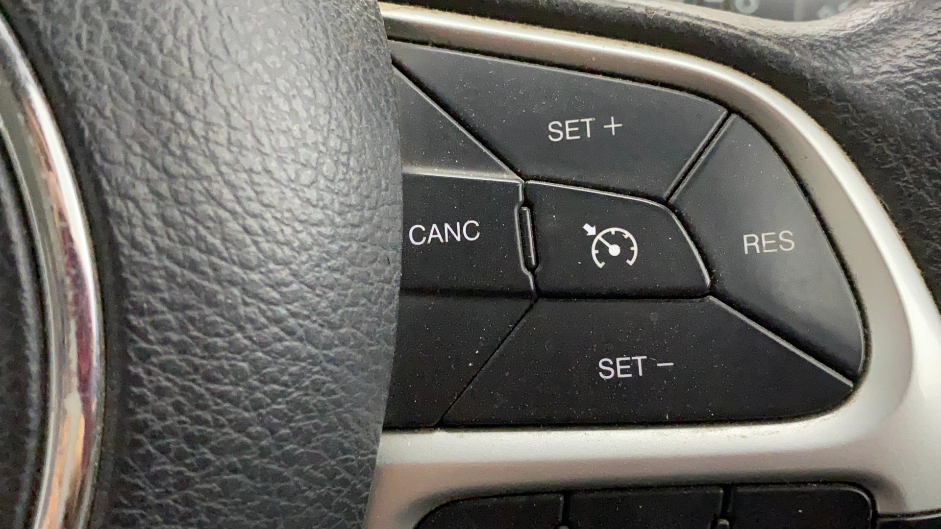 View 2020 Jeep Compass Longitude Plus Petrol Image 3 Used 2020 Jeep Compass Longitude Plus Petrol Image 3
