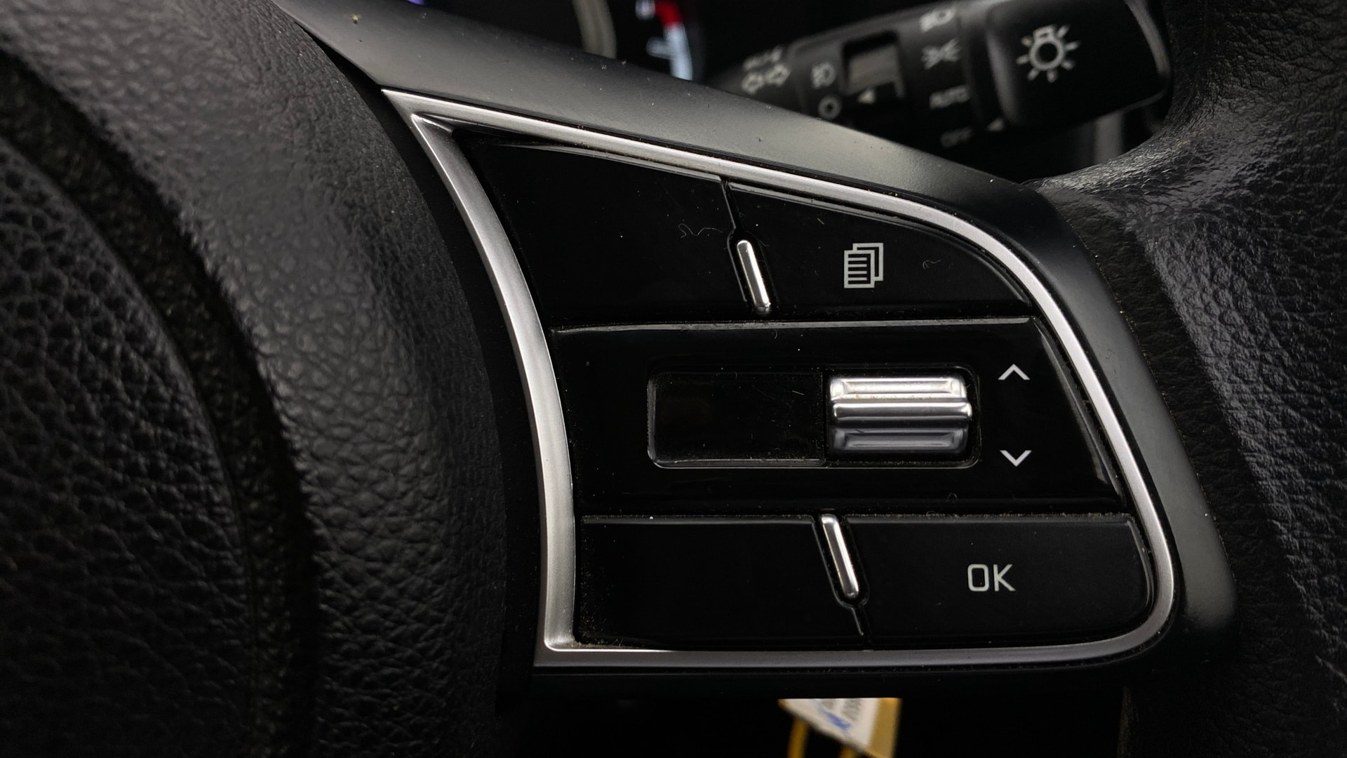 View 2022 Kia Sonet HTK Plus Petrol Image 3 Used 2022 Kia Sonet HTK Plus Petrol Image 3