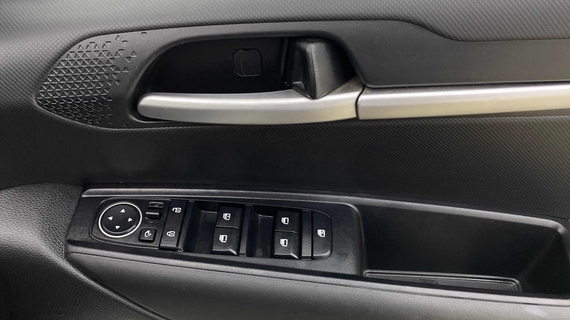 View 2022 Kia Sonet HTK Plus Petrol Image 34 Used 2022 Kia Sonet HTK Plus Petrol Image 34
