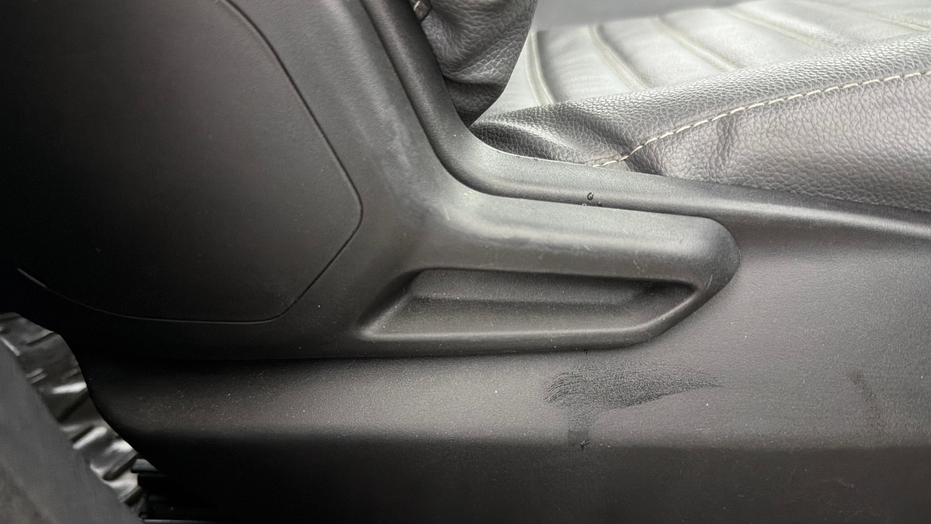View 2021 Tata Nexon Revotron XMA AMT Image 18 Used 2021 Tata Nexon Revotron XMA AMT Image 18