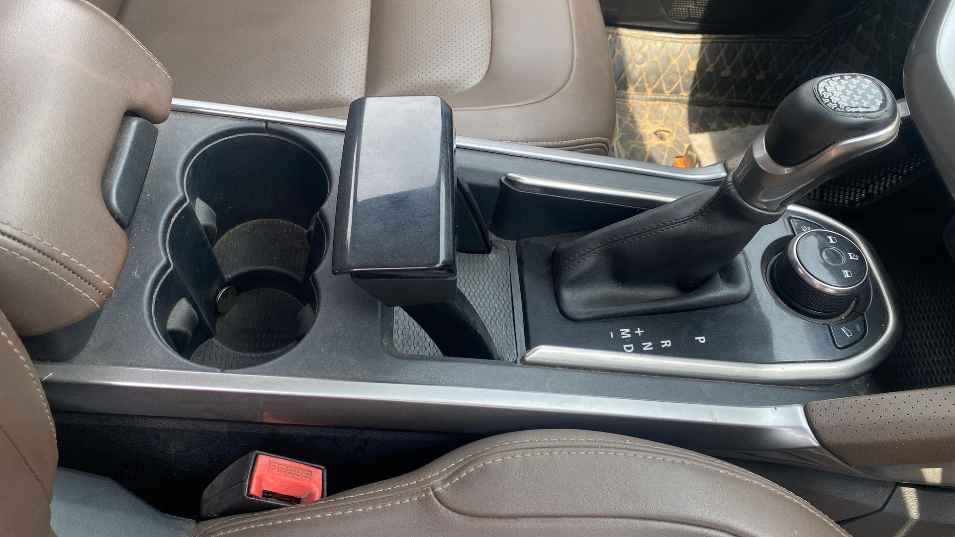 View 2020 Tata Harrier XE Image 42 Used 2020 Tata Harrier XE Image 42