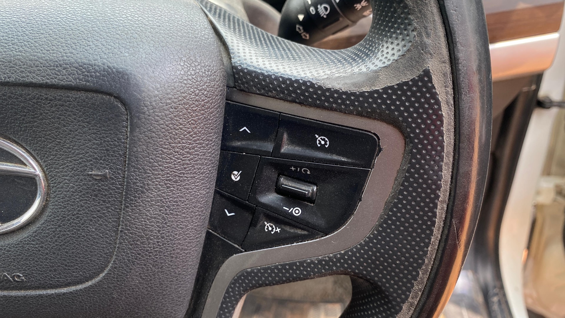 View 2020 Tata Harrier XE Image 3 Used 2020 Tata Harrier XE Image 3