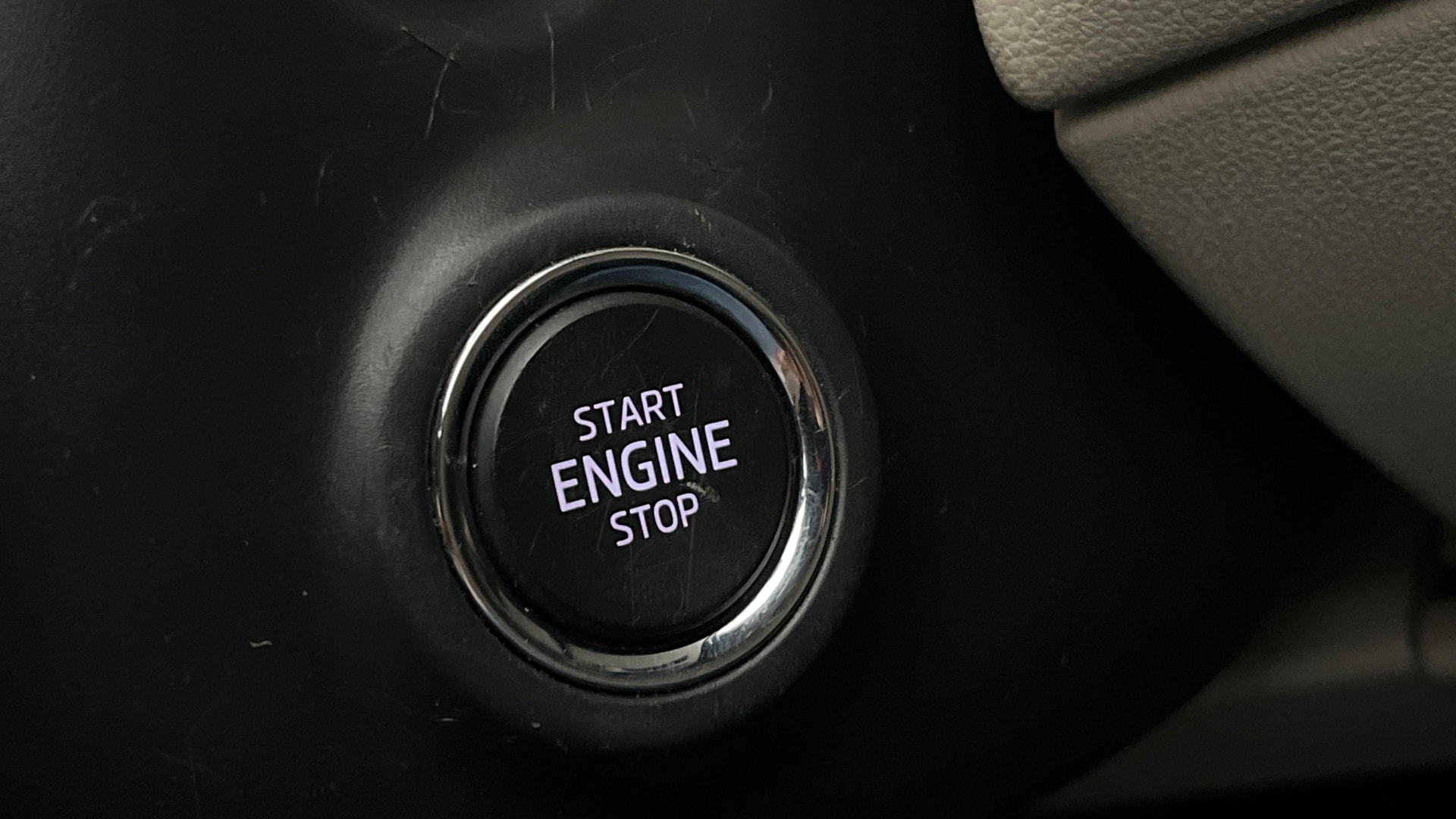 View 2023 Skoda Slavia Ambition 1.0 TSI AT Image 35 Used 2023 Skoda Slavia Ambition 1.0 TSI AT Image 35