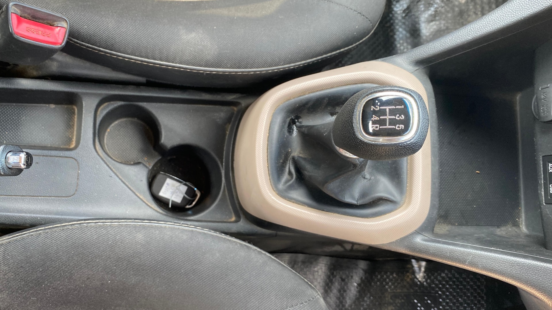 View 2014 Hyundai Grand i10 1.2 Asta Petrol Image 38 Used 2014 Hyundai Grand i10 1.2 Asta Petrol Image 38