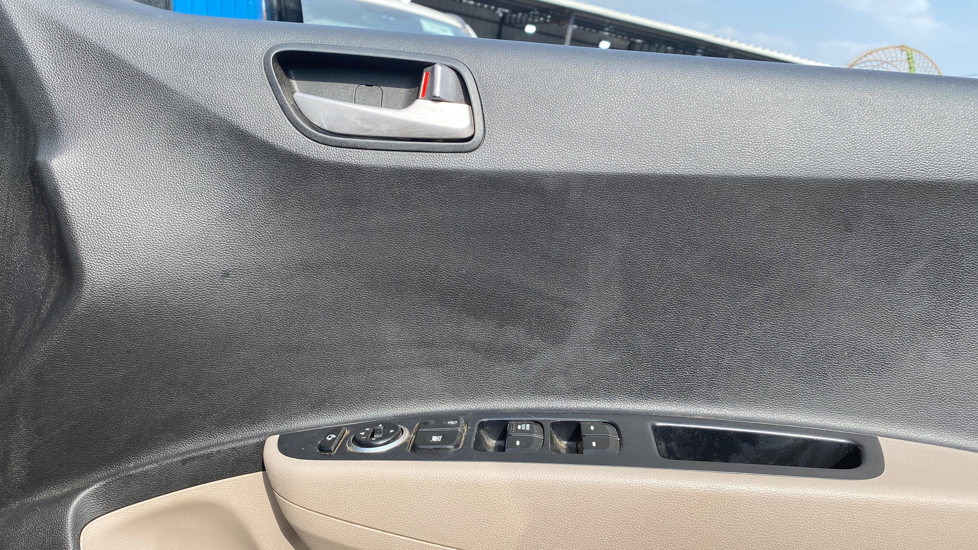 View 2014 Hyundai Grand i10 1.2 Asta Petrol Image 32 Used 2014 Hyundai Grand i10 1.2 Asta Petrol Image 32