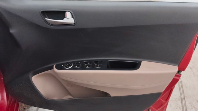 View Hyundai Xcent Image 33 Used Hyundai Xcent Image 33