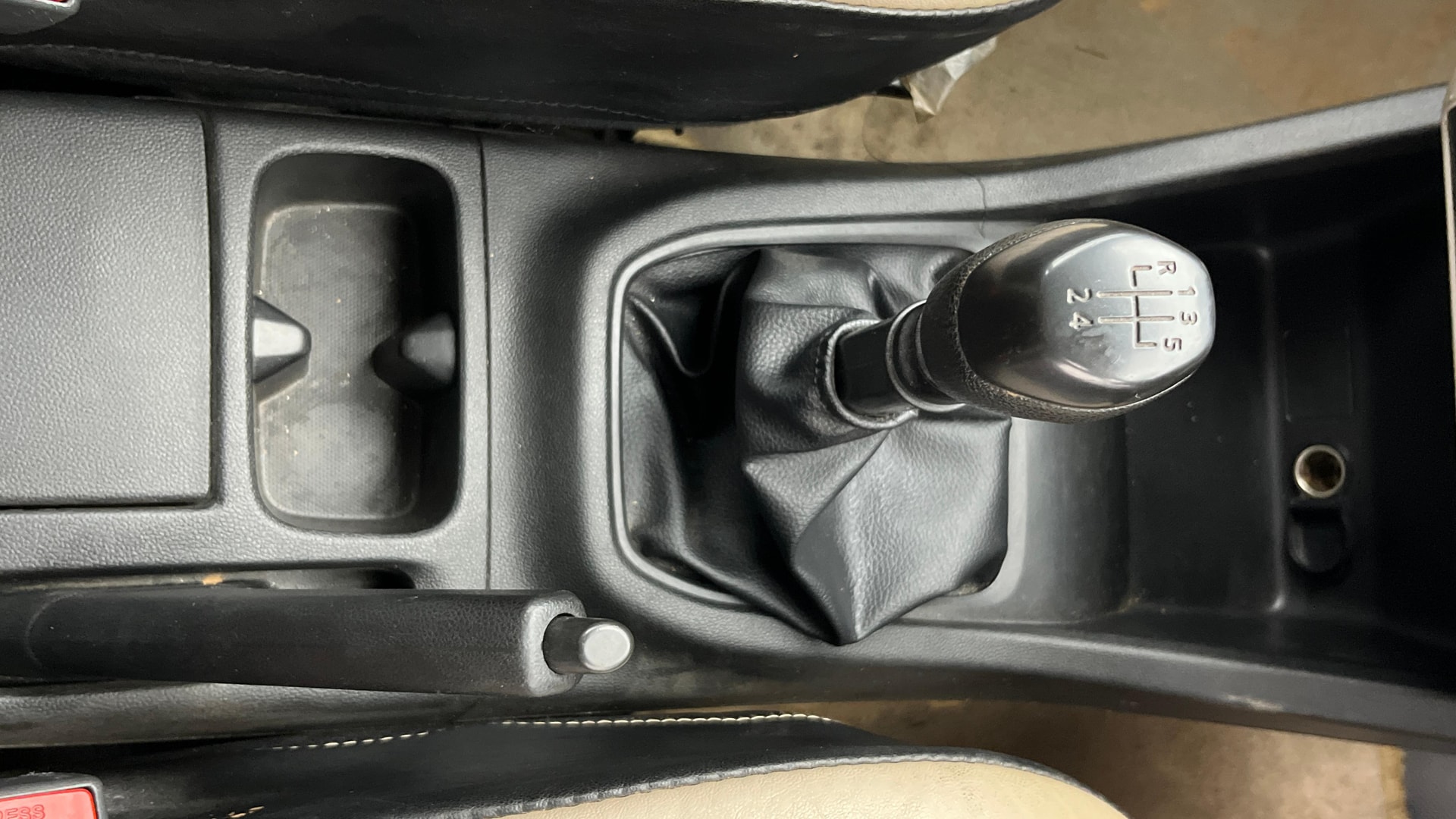 View 2020 Renault Triber RXE Image 38 Used 2020 Renault Triber RXE Image 38
