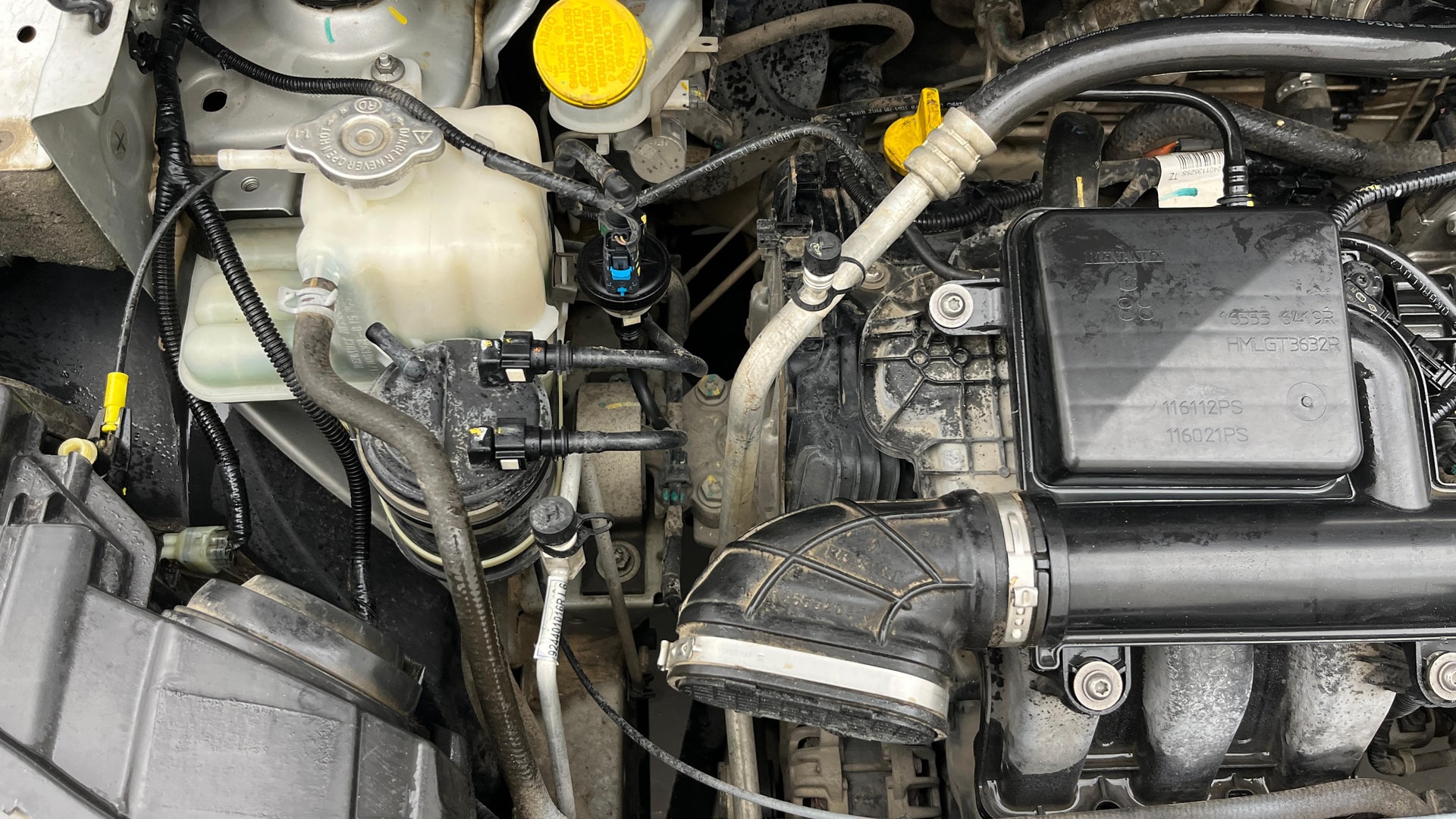 View 2020 Renault Triber RXE Image 3 Used 2020 Renault Triber RXE Image 3