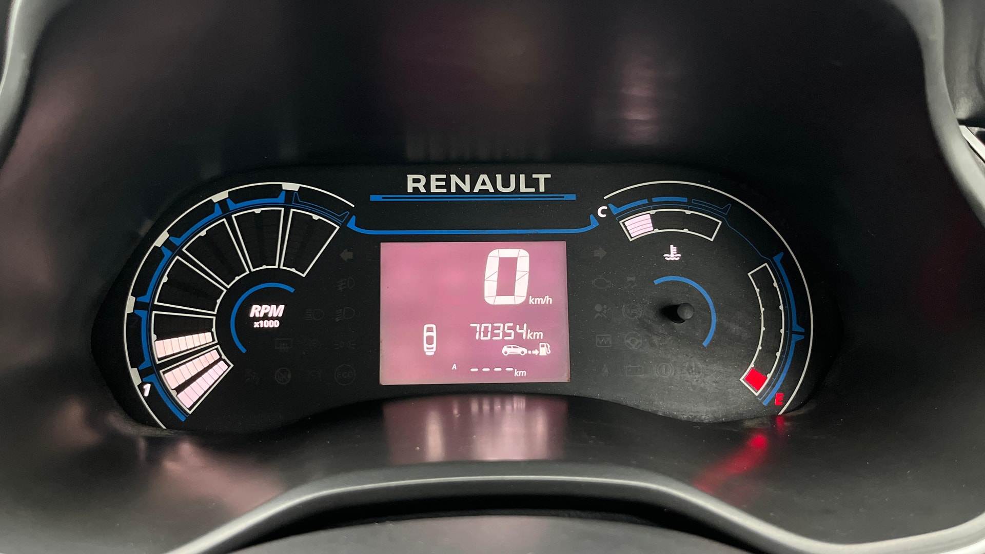 View 2020 Renault Triber RXE Image 34 Used 2020 Renault Triber RXE Image 34