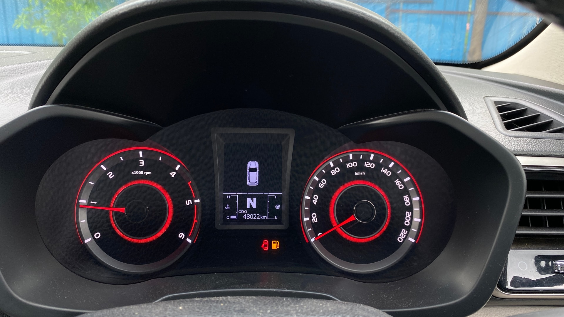 View 2019 Mahindra XUV300 W4 Petrol BS IV Image 35 Used 2019 Mahindra XUV300 W4 Petrol BS IV Image 35
