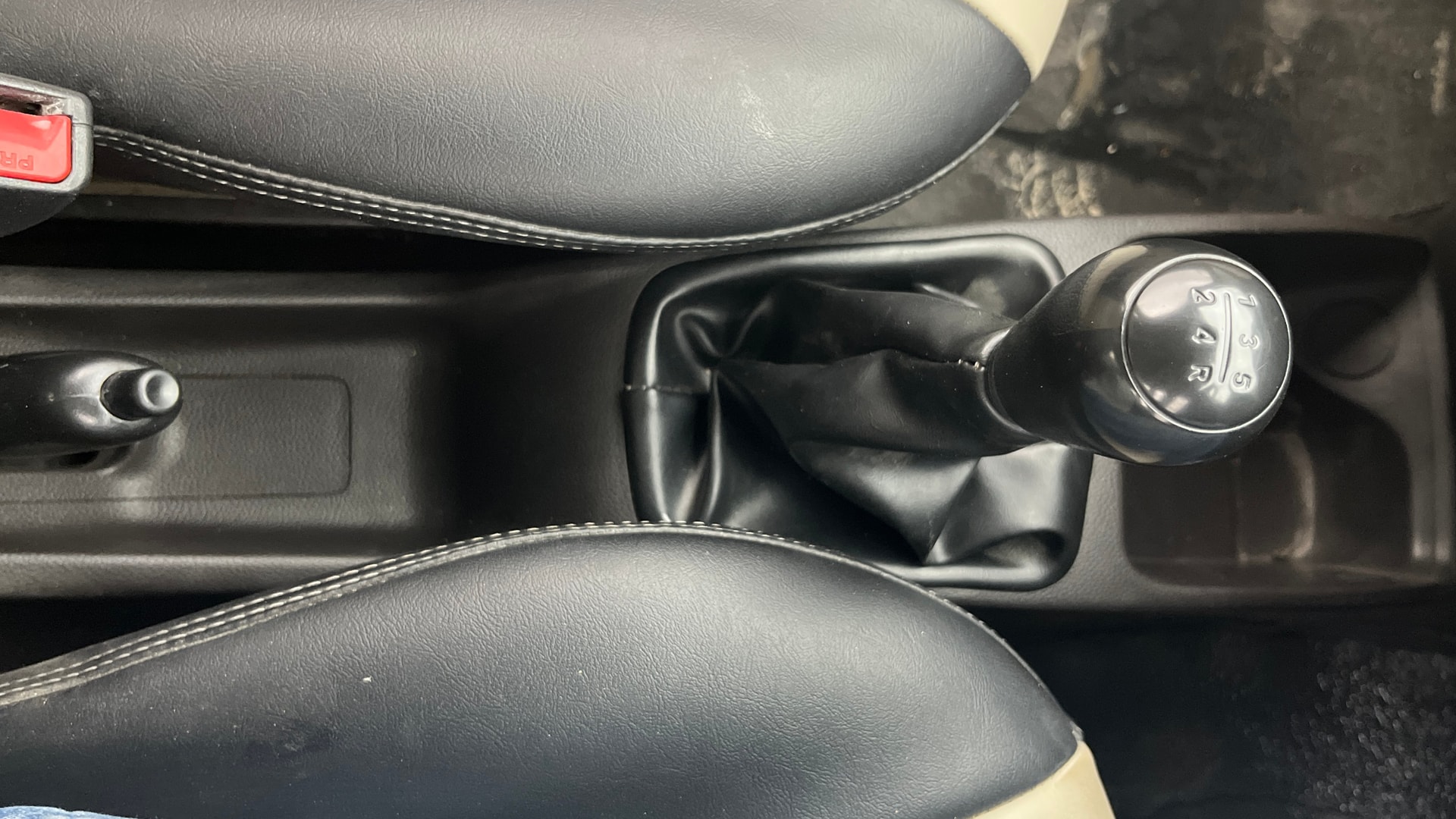View 2015 Hyundai EON D-Lite Plus Image 37 Used 2015 Hyundai EON D-Lite Plus Image 37
