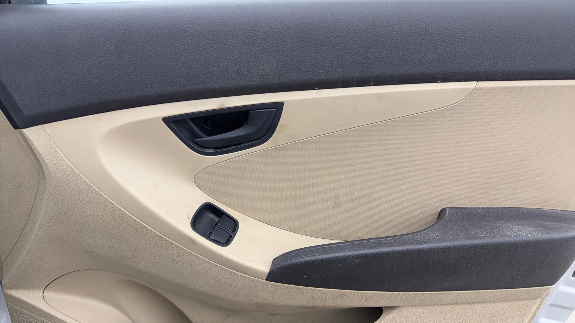 View 2015 Hyundai EON Magna Plus Image 32 Used 2015 Hyundai EON Magna Plus Image 32