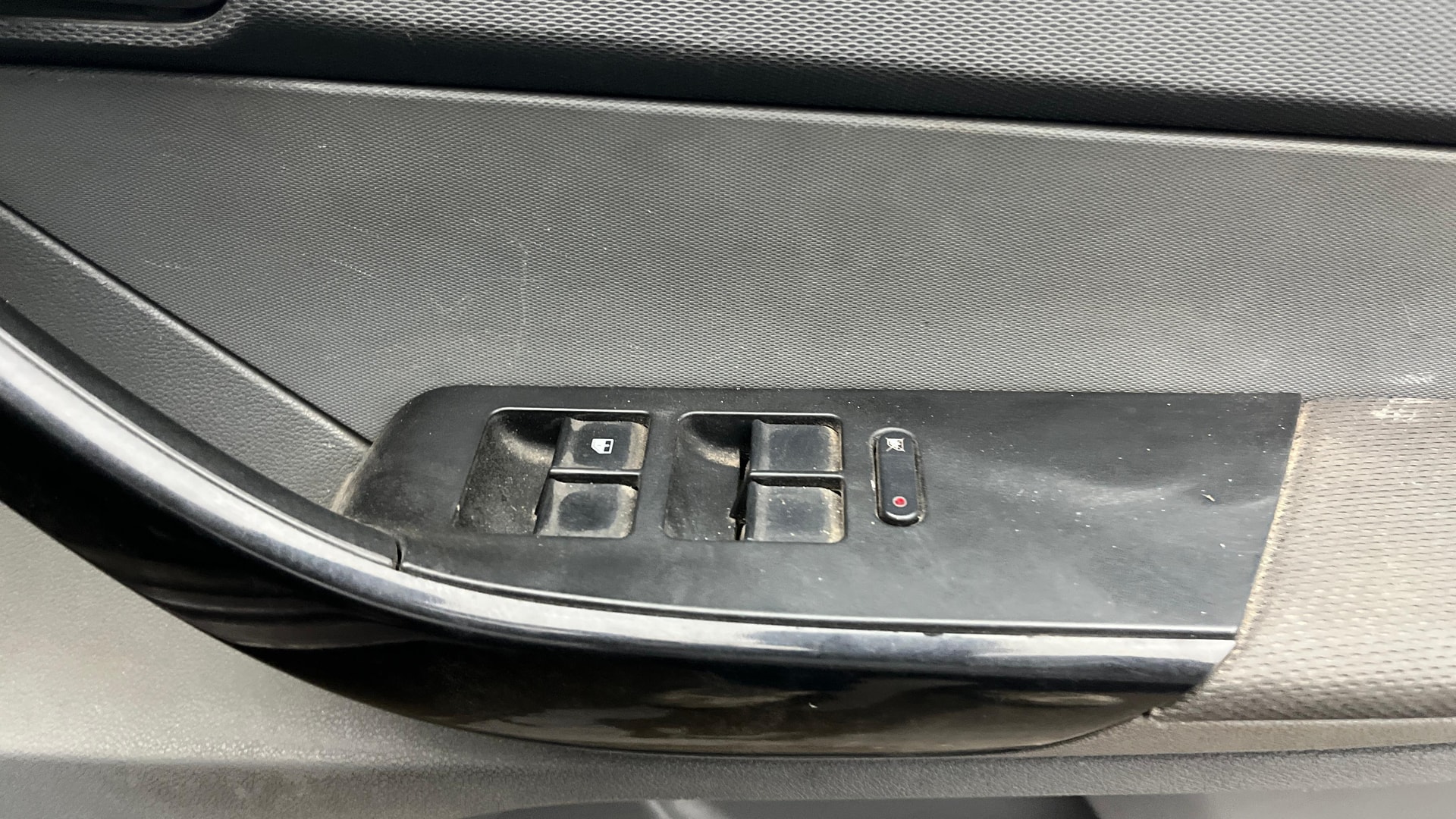 View 2018 Tata Tigor XT Petrol Image 36 Used 2018 Tata Tigor XT Petrol Image 36