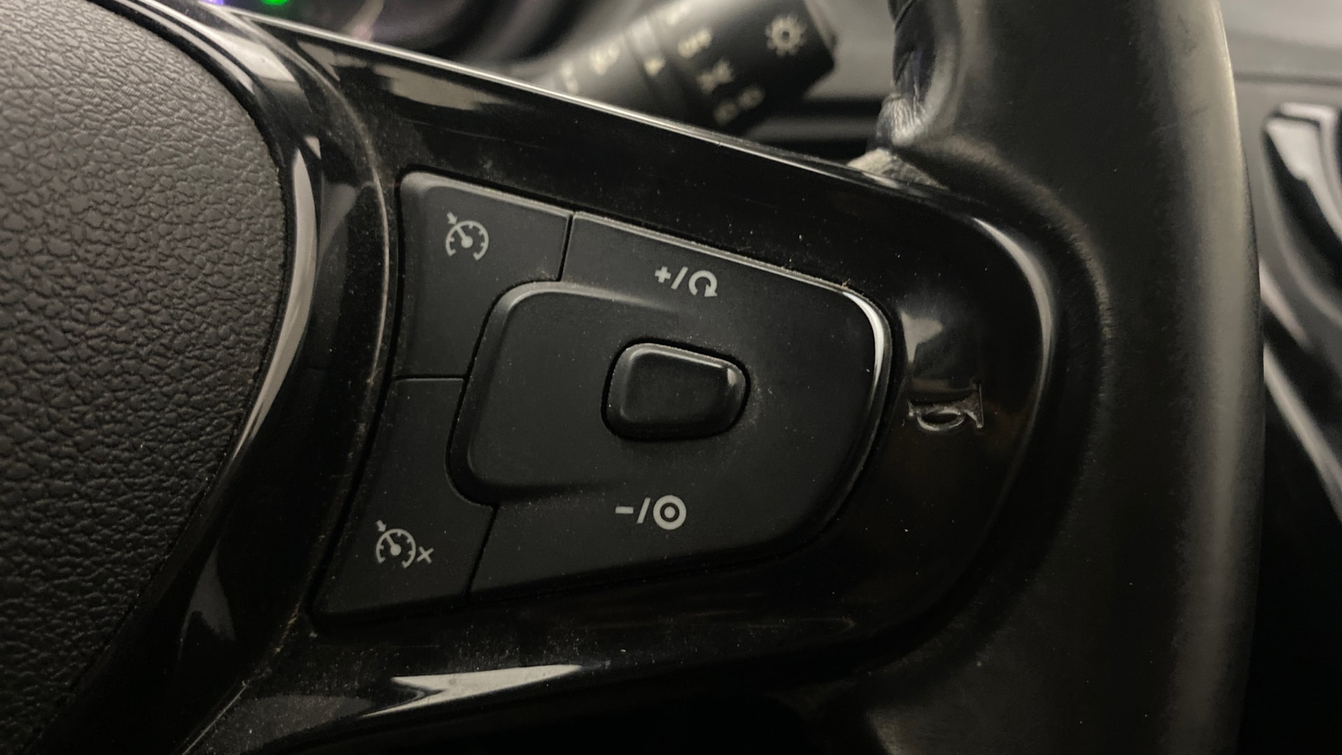 View 2022 Tata Nexon Revotron XE Image 3 Used 2022 Tata Nexon Revotron XE Image 3