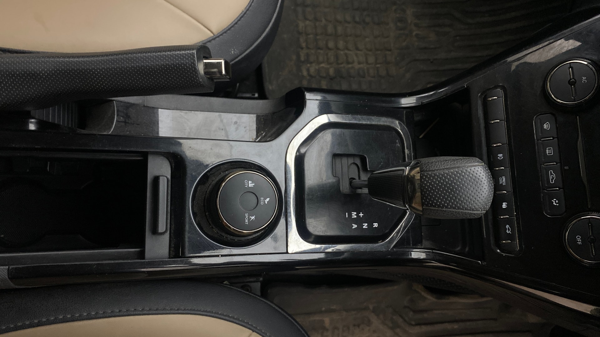 View 2022 Tata Nexon Revotron XE Image 41 Used 2022 Tata Nexon Revotron XE Image 41