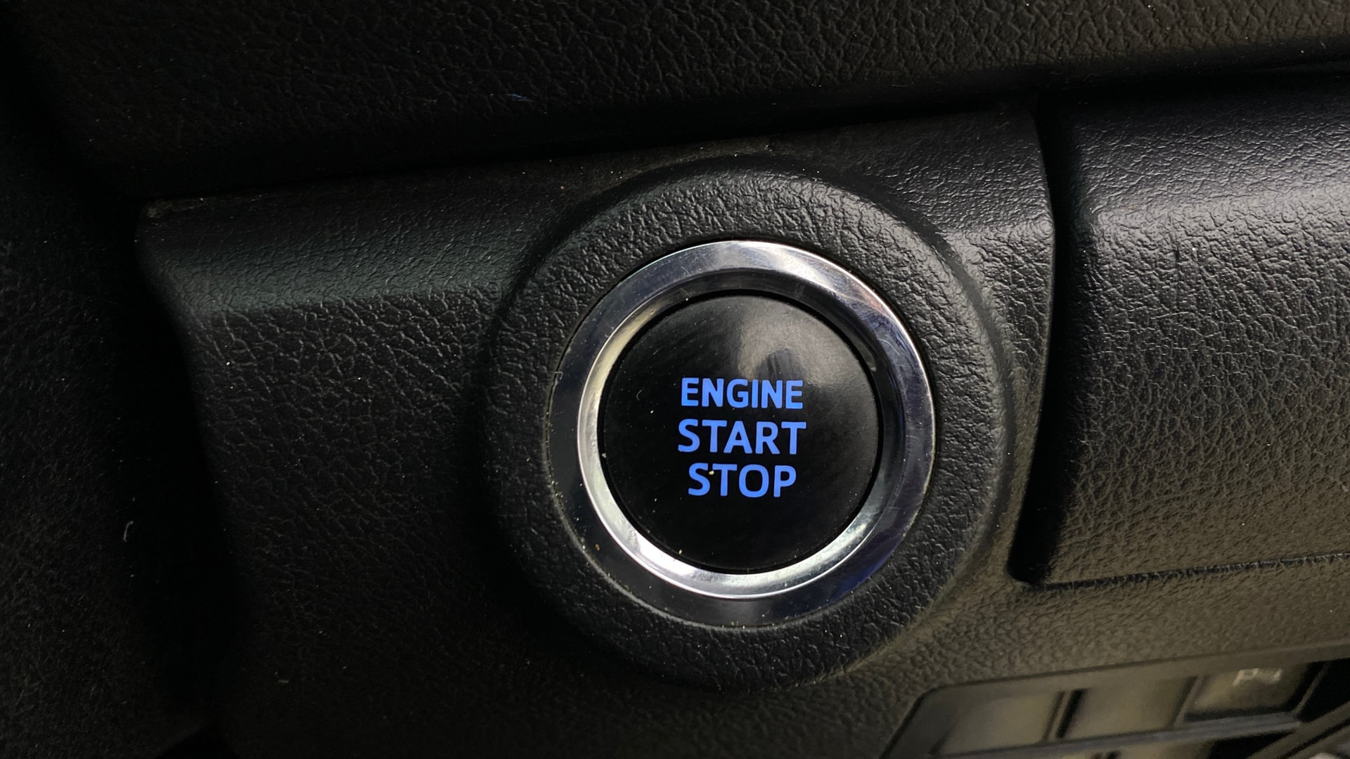 View 2017 Toyota Fortuner 2.8 4X2 MT Image 41 Used 2017 Toyota Fortuner 2.8 4X2 MT Image 41