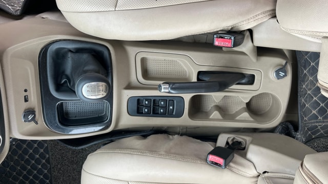 View Mahindra TUV300 Image 39 Used Mahindra TUV300 Image 39