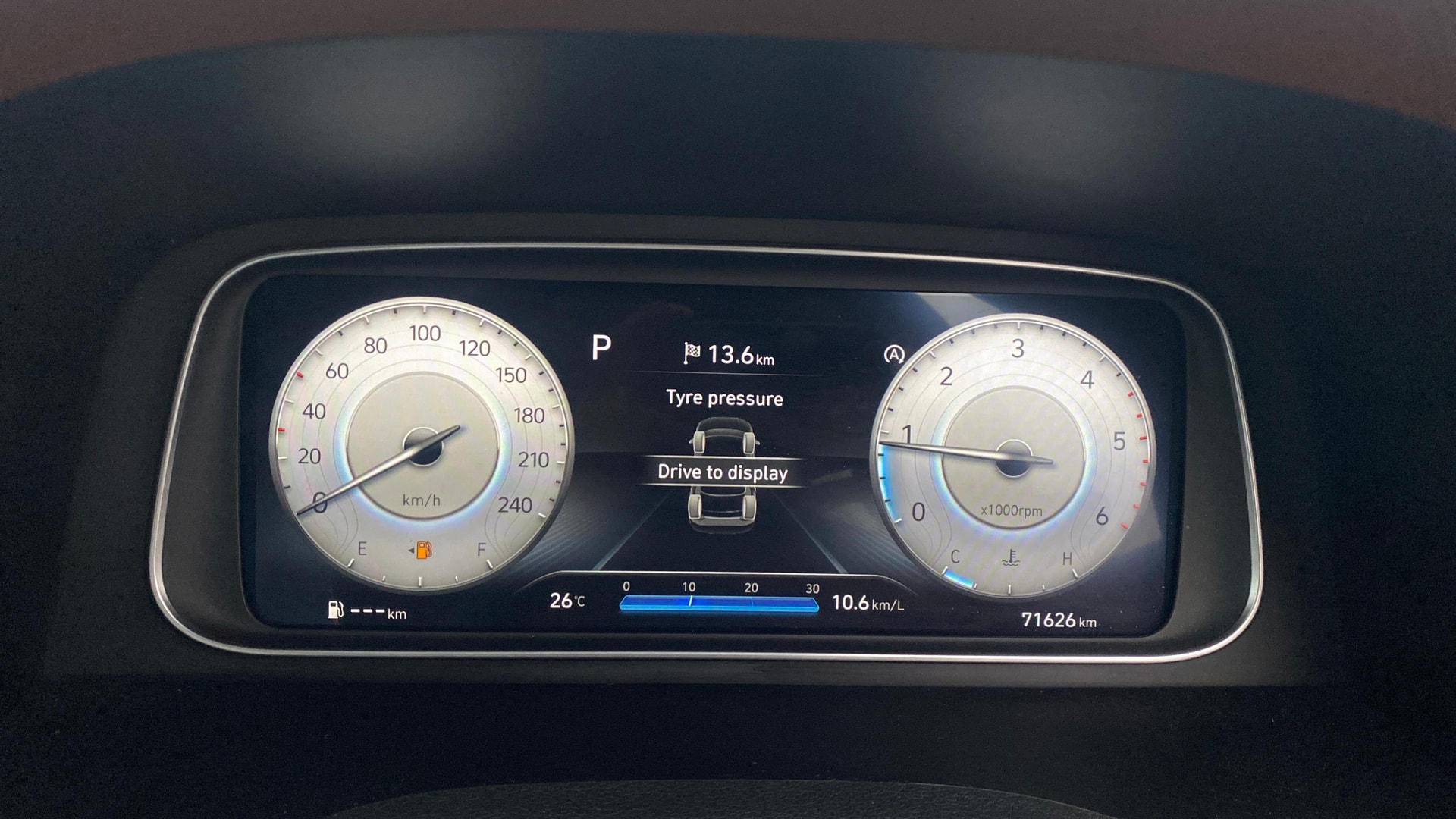 View 2023 Hyundai Alcazar Prestige 6 Seater MT Petrol Image 22 Used 2023 Hyundai Alcazar Prestige 6 Seater MT Petrol Image 22
