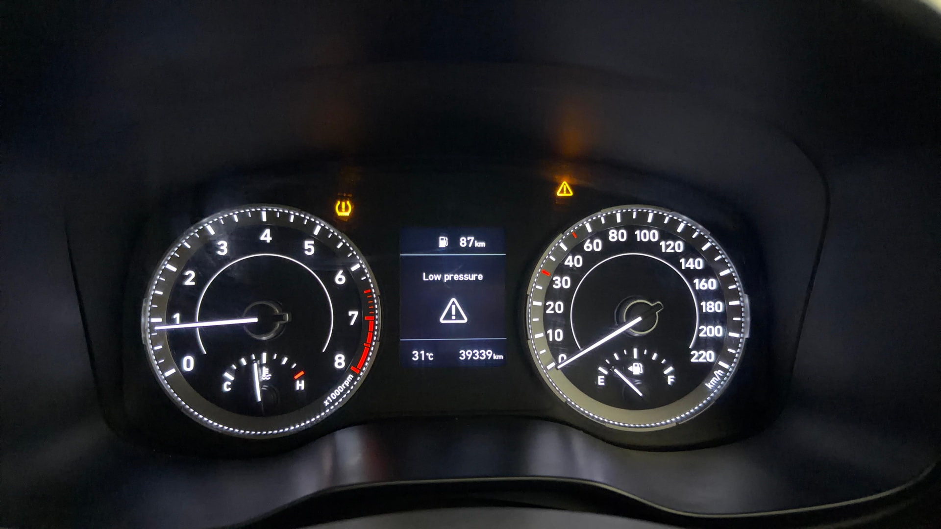 View 2021 Hyundai Venue SX (O) 1.0 Petrol Image 21 Used 2021 Hyundai Venue SX (O) 1.0 Petrol Image 21