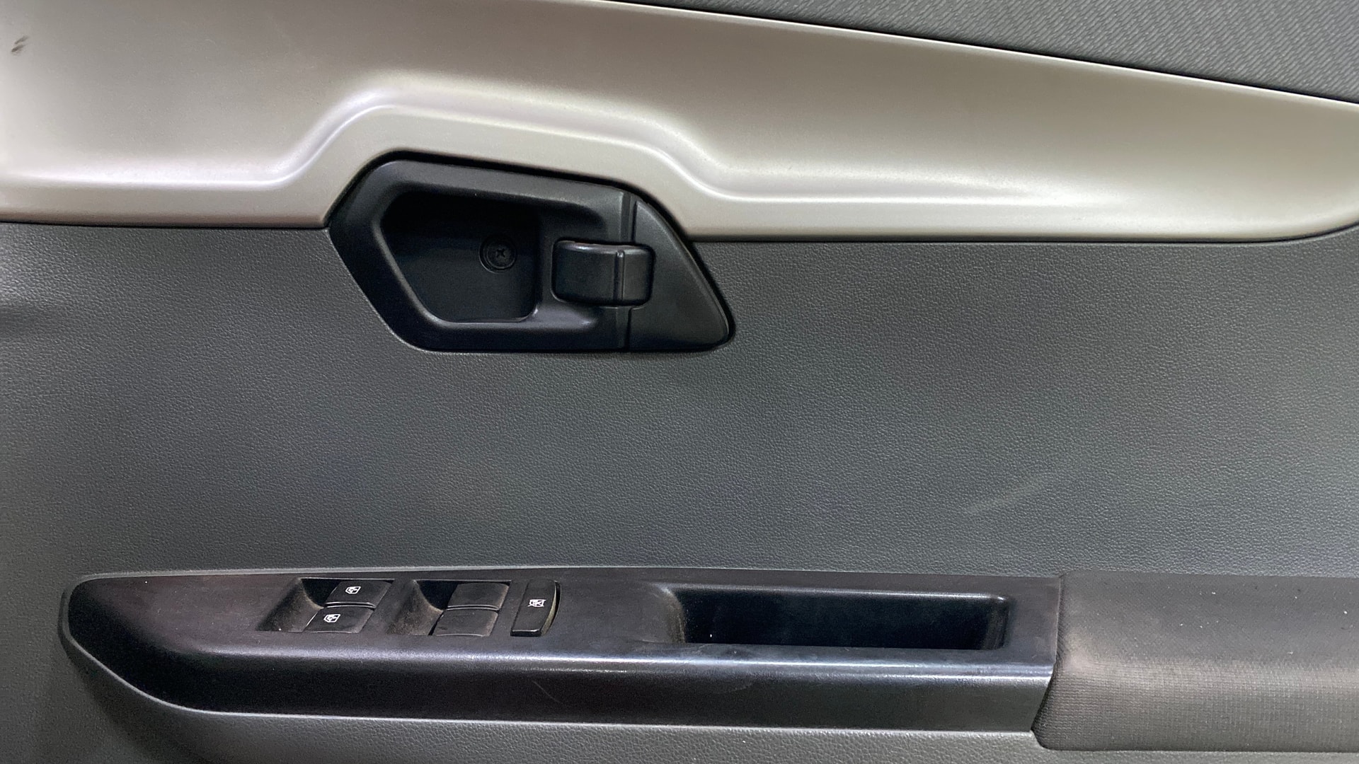 View 2020 Mahindra KUV100 K2 Petrol BS IV Image 33 Used 2020 Mahindra KUV100 K2 Petrol BS IV Image 33