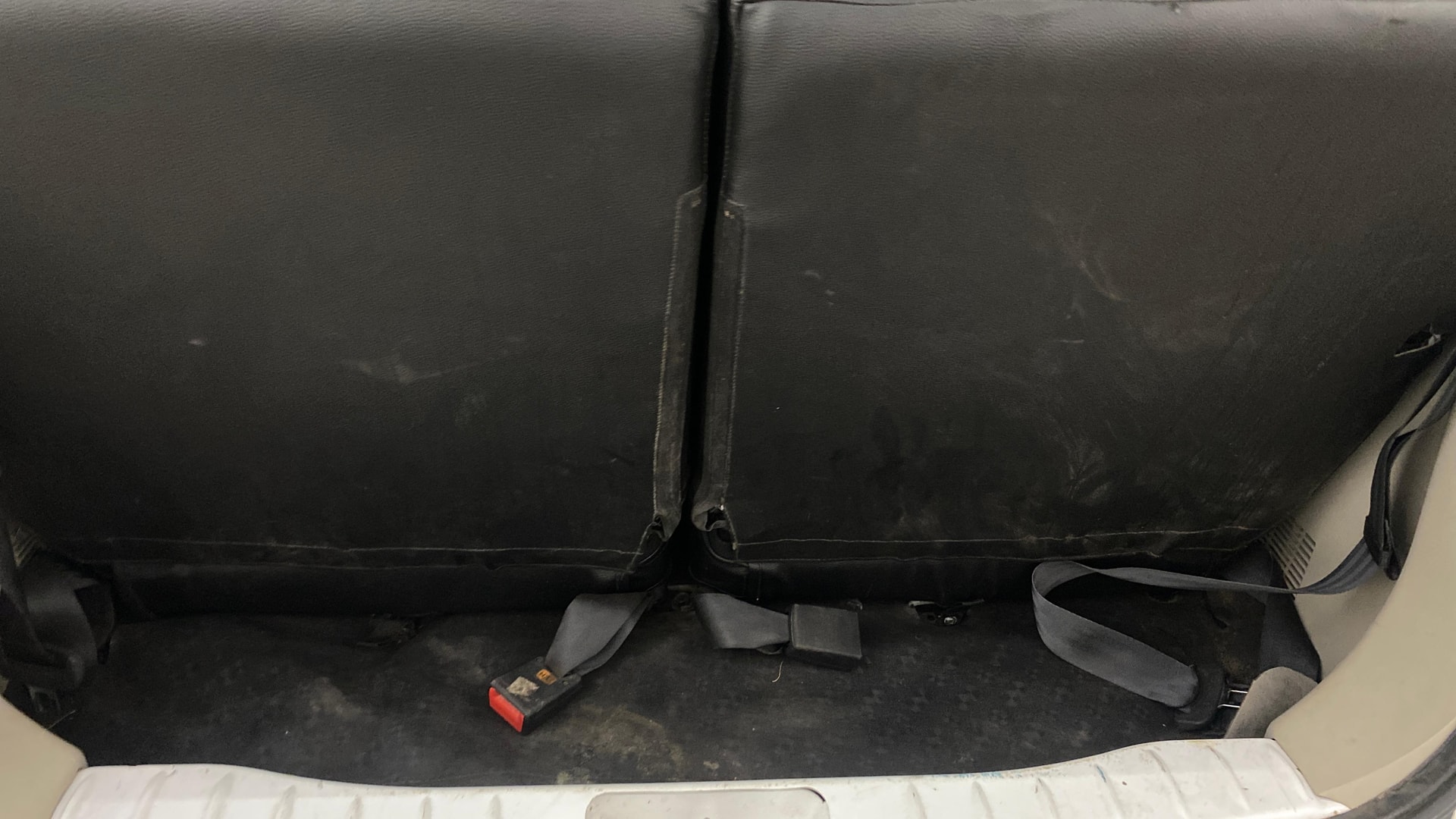 View 2021 Renault Triber RXZ AMT Image 10 Used 2021 Renault Triber RXZ AMT Image 10