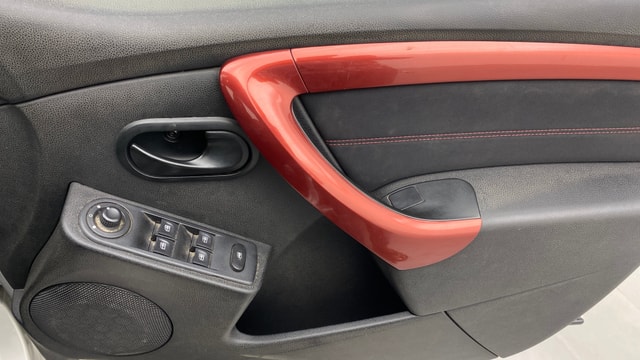 View Renault Duster Image 39 Used Renault Duster Image 39