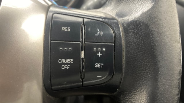 View Mahindra XUV500 Image 3 Used Mahindra XUV500 Image 3