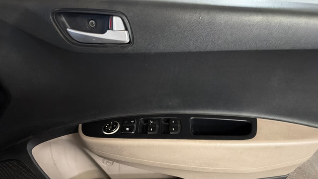View Hyundai Grand i10 Image 32 Used Hyundai Grand i10 Image 32
