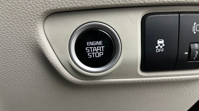 View Kia Carens Image 41 Used Kia Carens Image 41