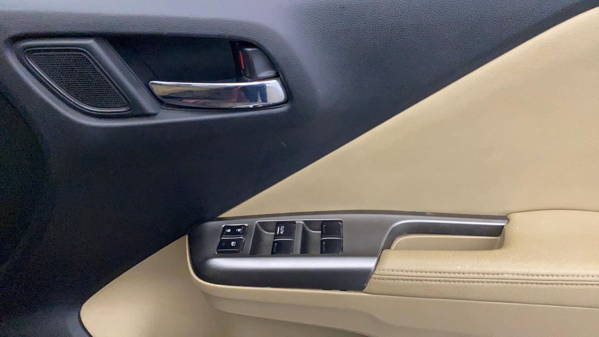 View 2015 Honda City ZX MT Diesel Anniversary Edition Image 35 Used 2015 Honda City ZX MT Diesel Anniversary Edition Image 35
