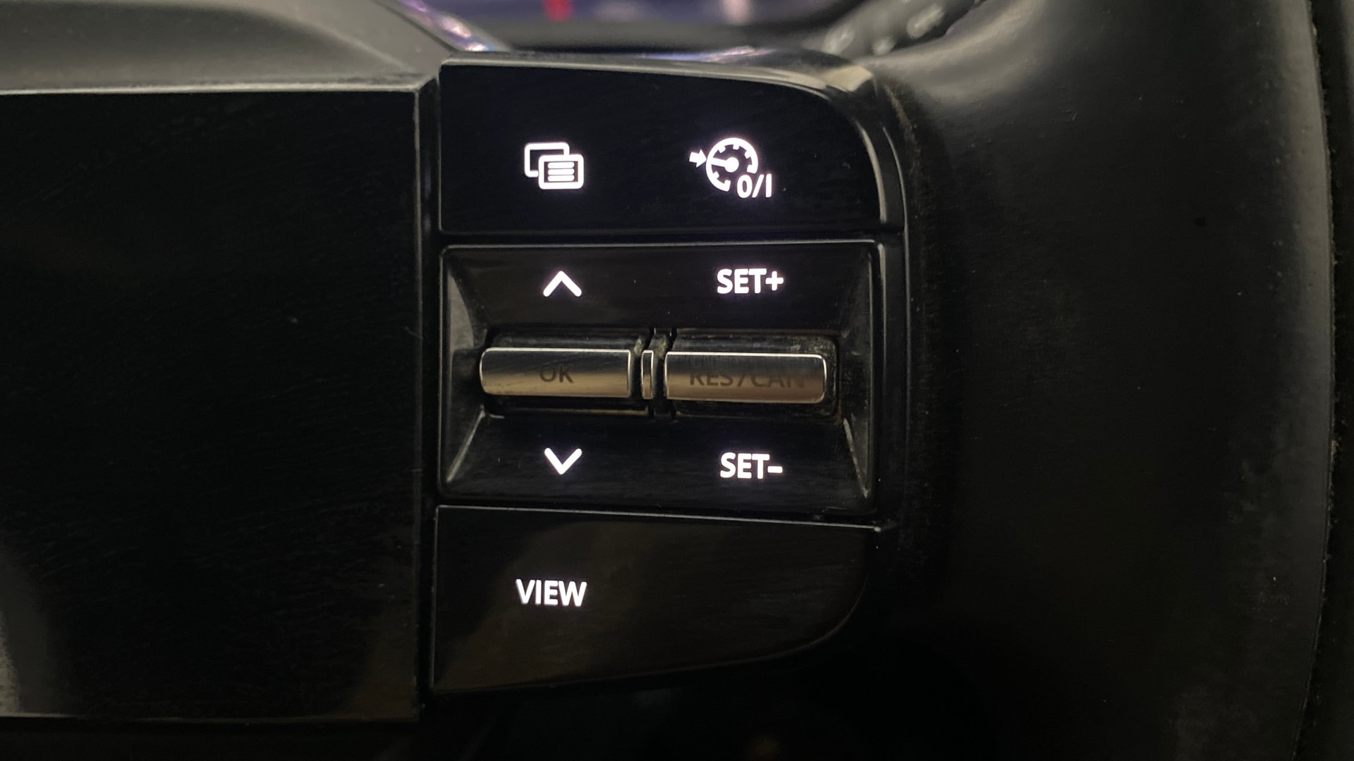 View 2024 Tata Nexon Revotron XE Image 3 Used 2024 Tata Nexon Revotron XE Image 3