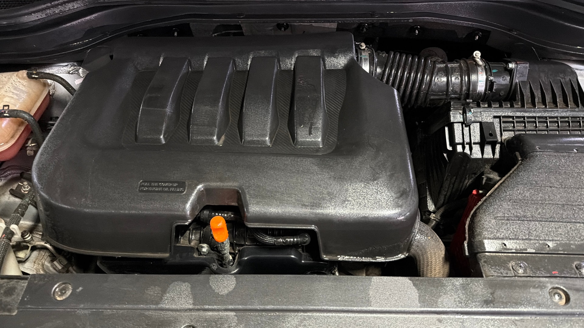 View 2022 Mahindra XUV700 MX Petrol 5 STR Image 42 Used 2022 Mahindra XUV700 MX Petrol 5 STR Image 42