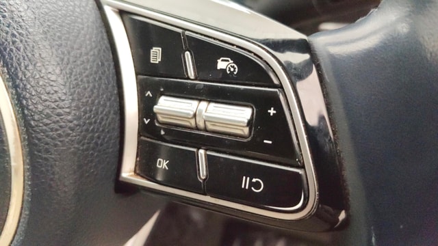 View Kia Carens Image 3 Used Kia Carens Image 3