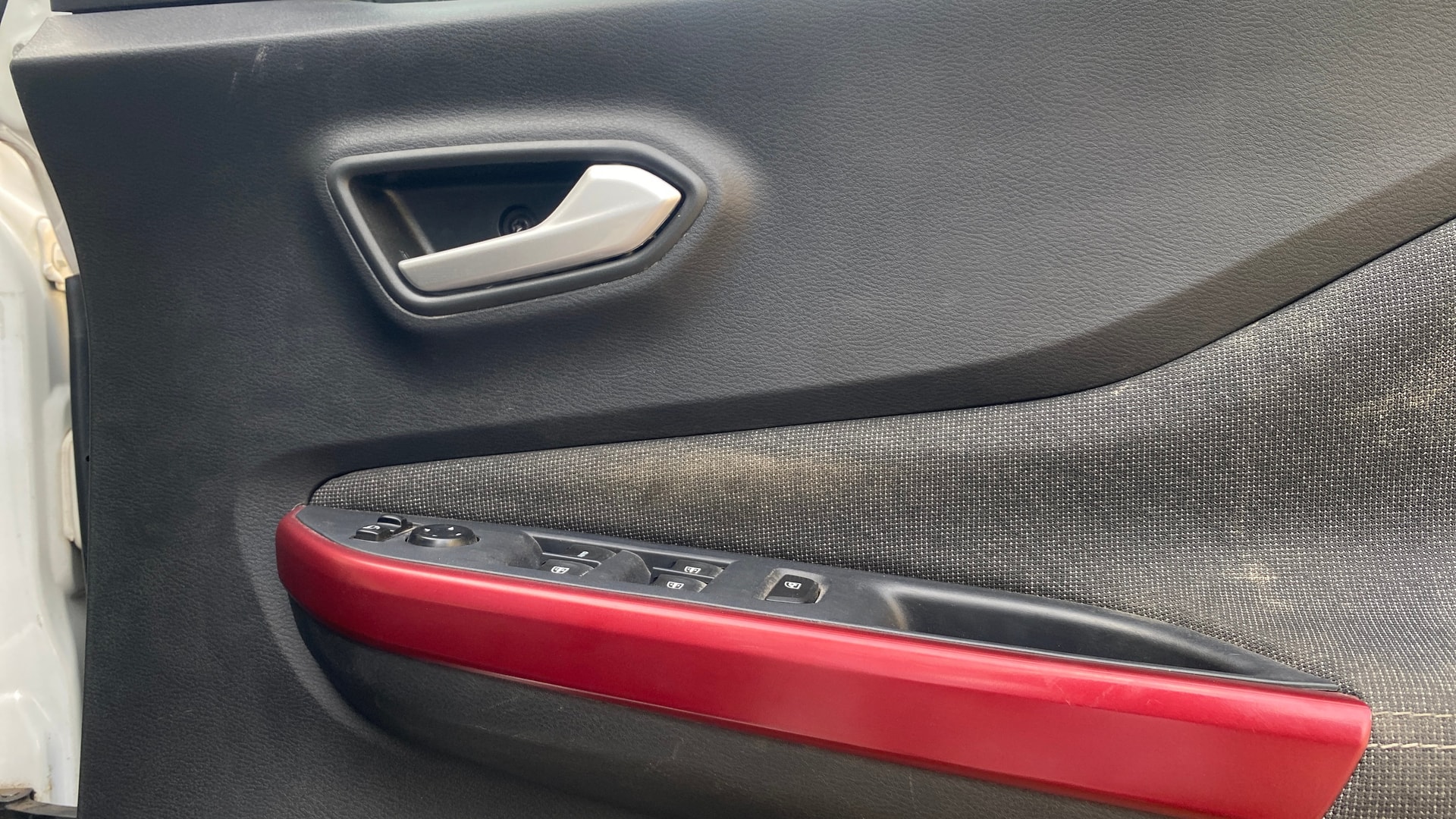 View 2023 Nissan Magnite XV MT Red Edition Image 33 Used 2023 Nissan Magnite XV MT Red Edition Image 33