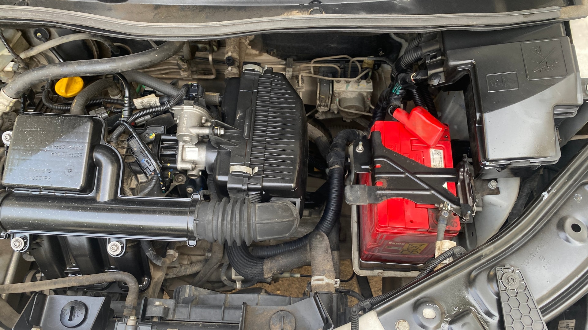 View 2023 Nissan Magnite XV MT Red Edition Image 13 Used 2023 Nissan Magnite XV MT Red Edition Image 13