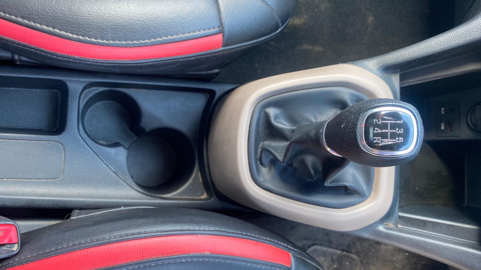 View 2015 Hyundai Xcent E Petrol Image 37 Used 2015 Hyundai Xcent E Petrol Image 37