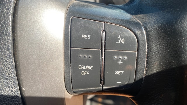 View Mahindra XUV500 Image 3 Used Mahindra XUV500 Image 3