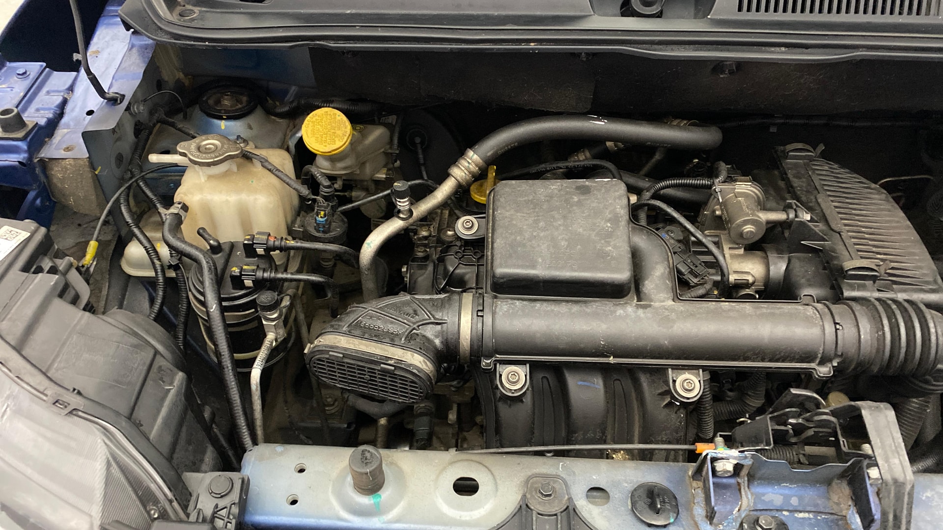 View 2020 Renault Triber RXT AMT Image 3 Used 2020 Renault Triber RXT AMT Image 3