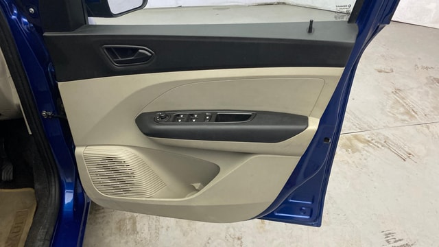 View Renault Triber Image 33 Used Renault Triber Image 33