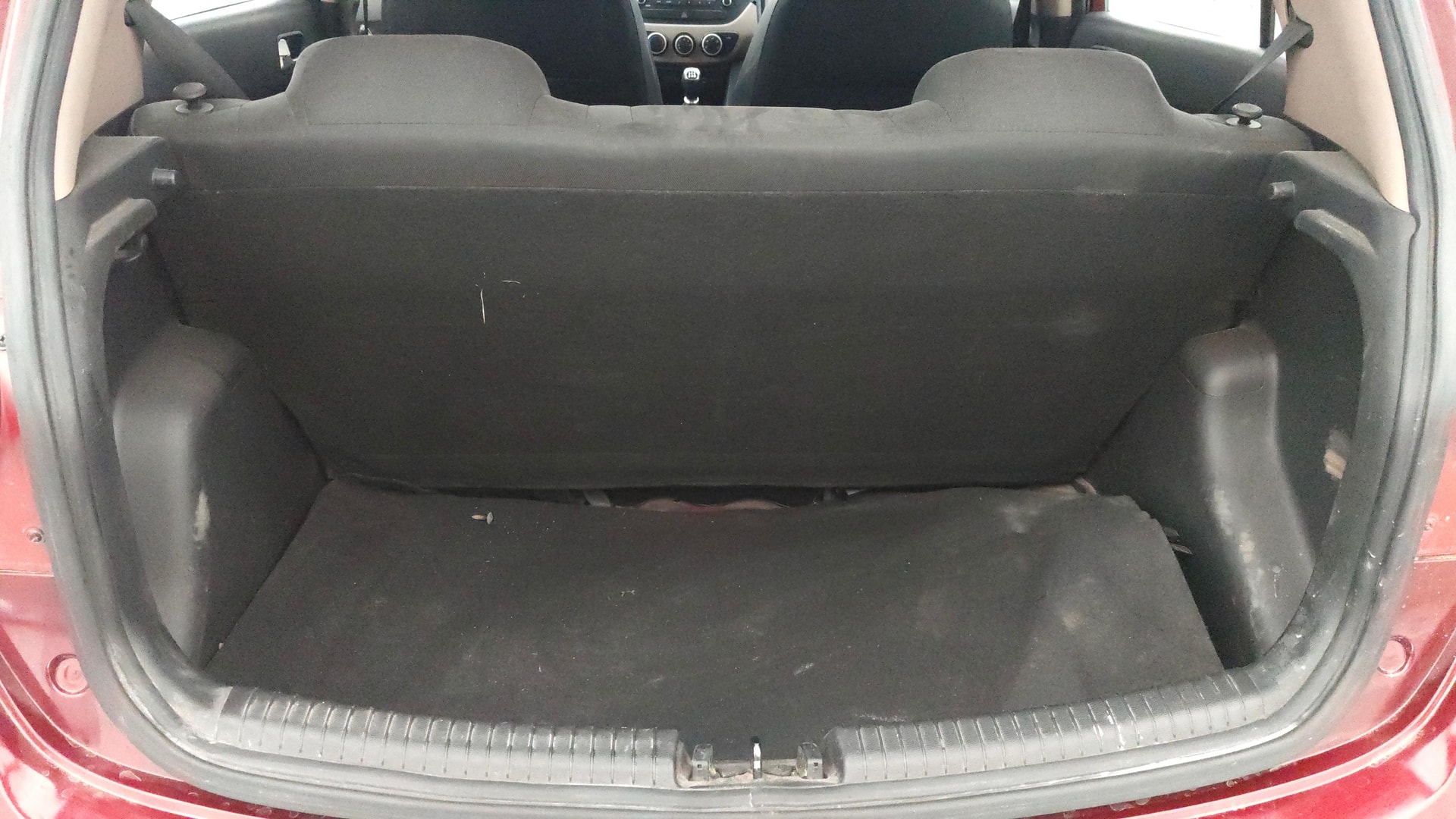 View 2015 Hyundai Grand i10 Sportz 1.2 Kappa Image 10 Used 2015 Hyundai Grand i10 Sportz 1.2 Kappa Image 10