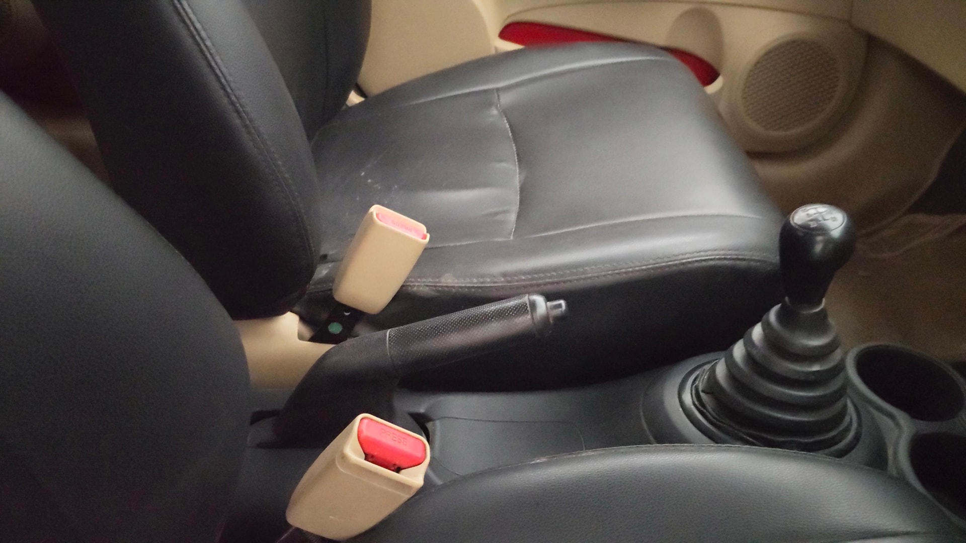 View 2013 Honda Brio EX MT Image 37 Used 2013 Honda Brio EX MT Image 37
