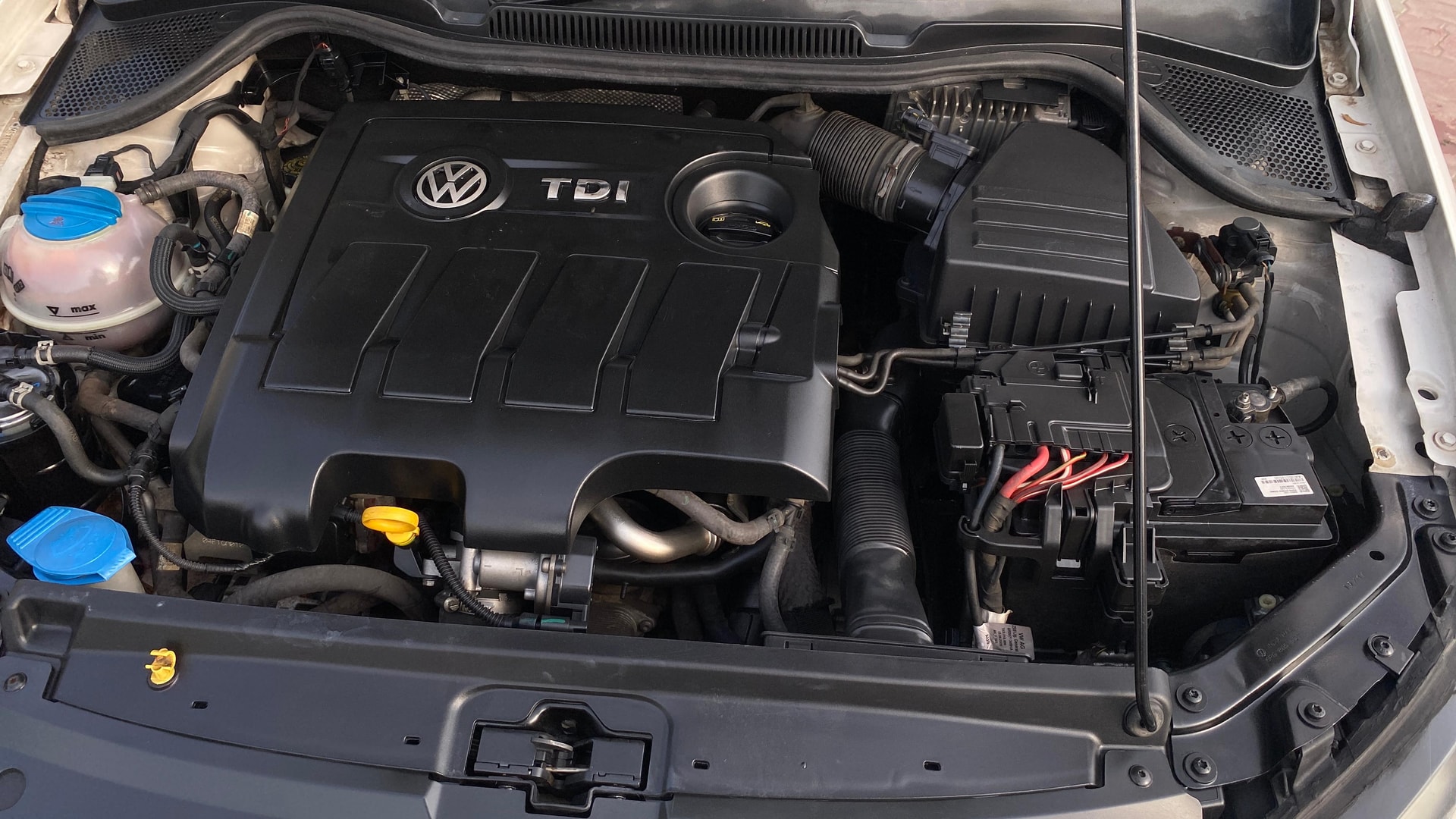 View 2016 Volkswagen Vento 1.2 L TSI Comfortline Petrol AT Image 13 Used 2016 Volkswagen Vento 1.2 L TSI Comfortline Petrol AT Image 13