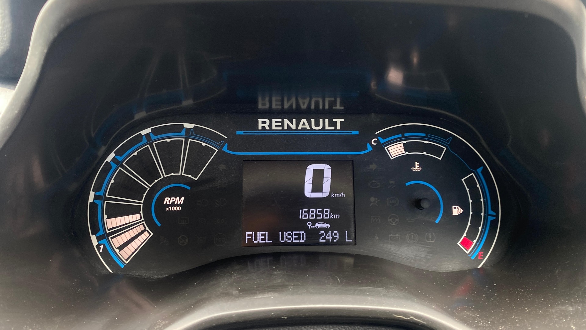 View 2021 Renault Triber RXT Image 20 Used 2021 Renault Triber RXT Image 20